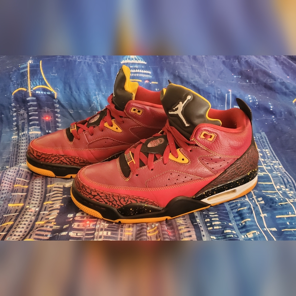 Rare Nike Air Jordan Son of Mars low "Hawks" 2013 Team Red/Gold